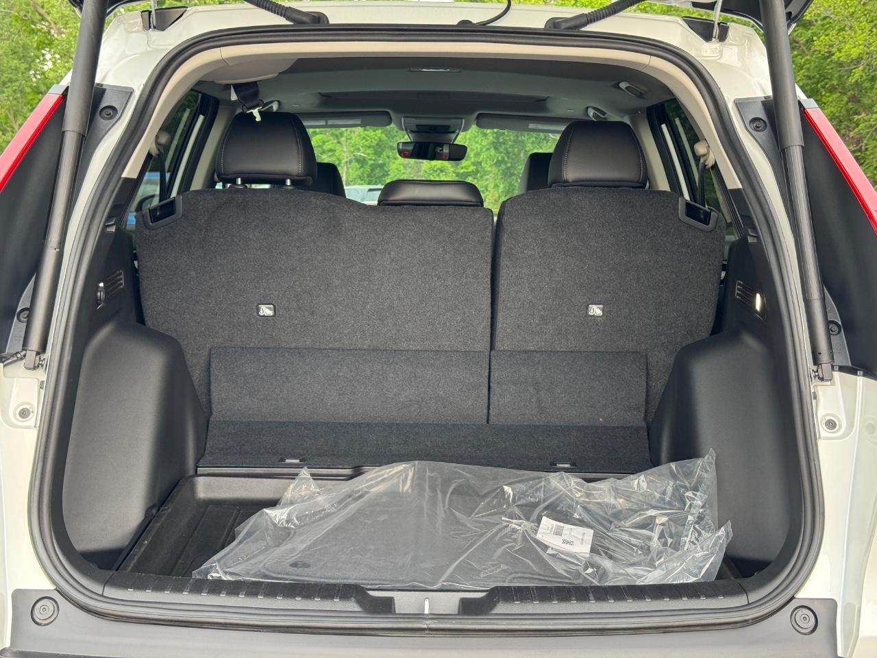 Honda CR-V Vehicle Full-screen Gallery Image 05