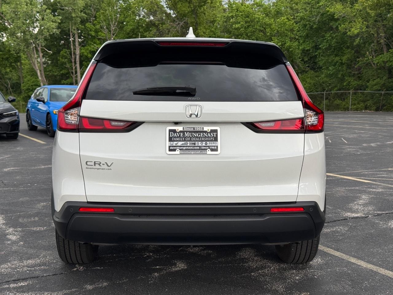 Honda CR-V Vehicle Full-screen Gallery Image 06