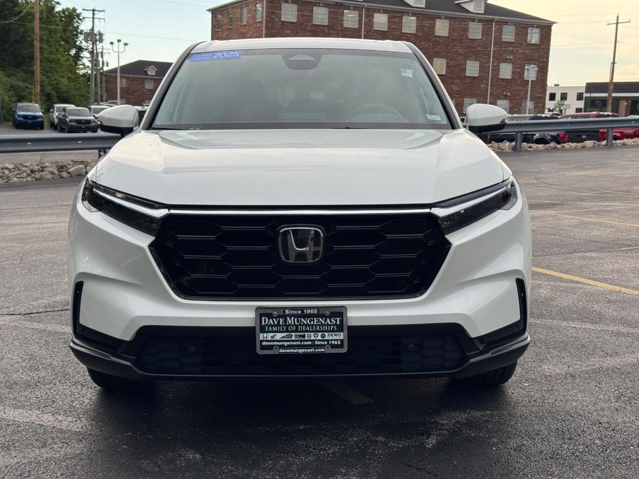 Honda CR-V Vehicle Full-screen Gallery Image 10