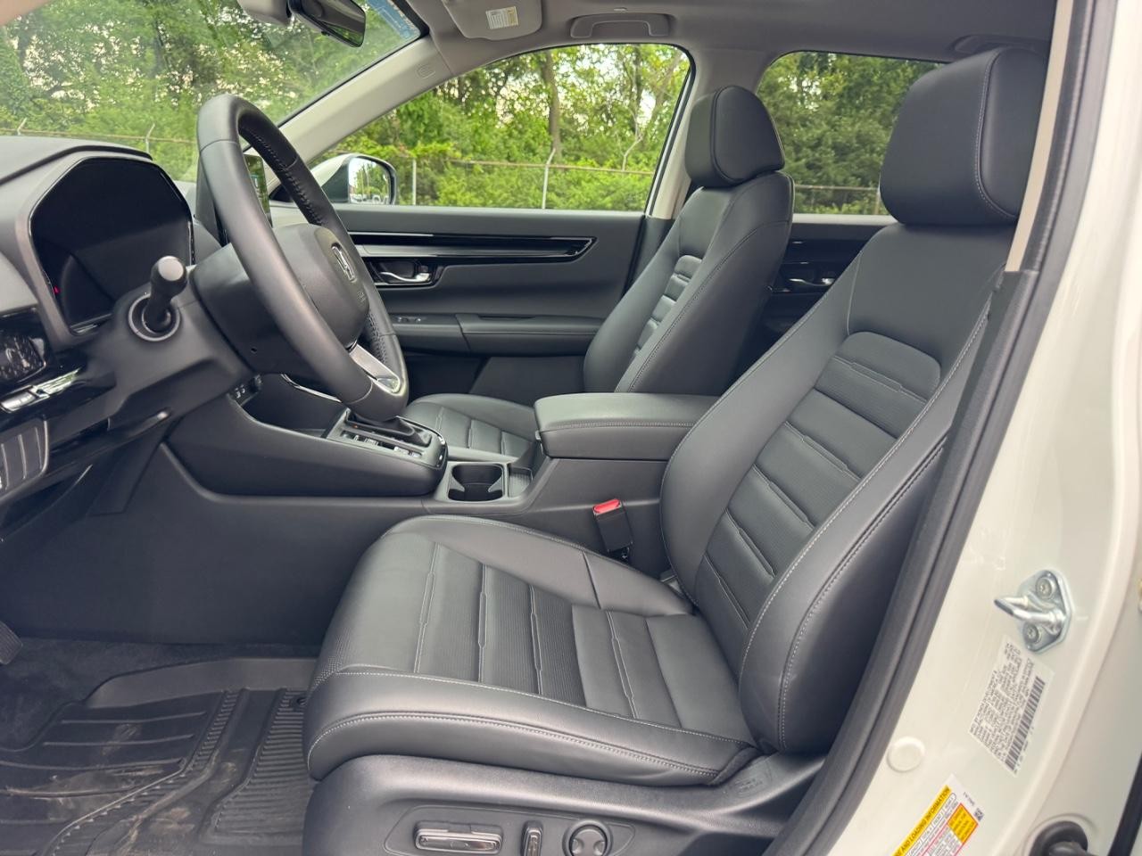 Honda CR-V Vehicle Full-screen Gallery Image 19