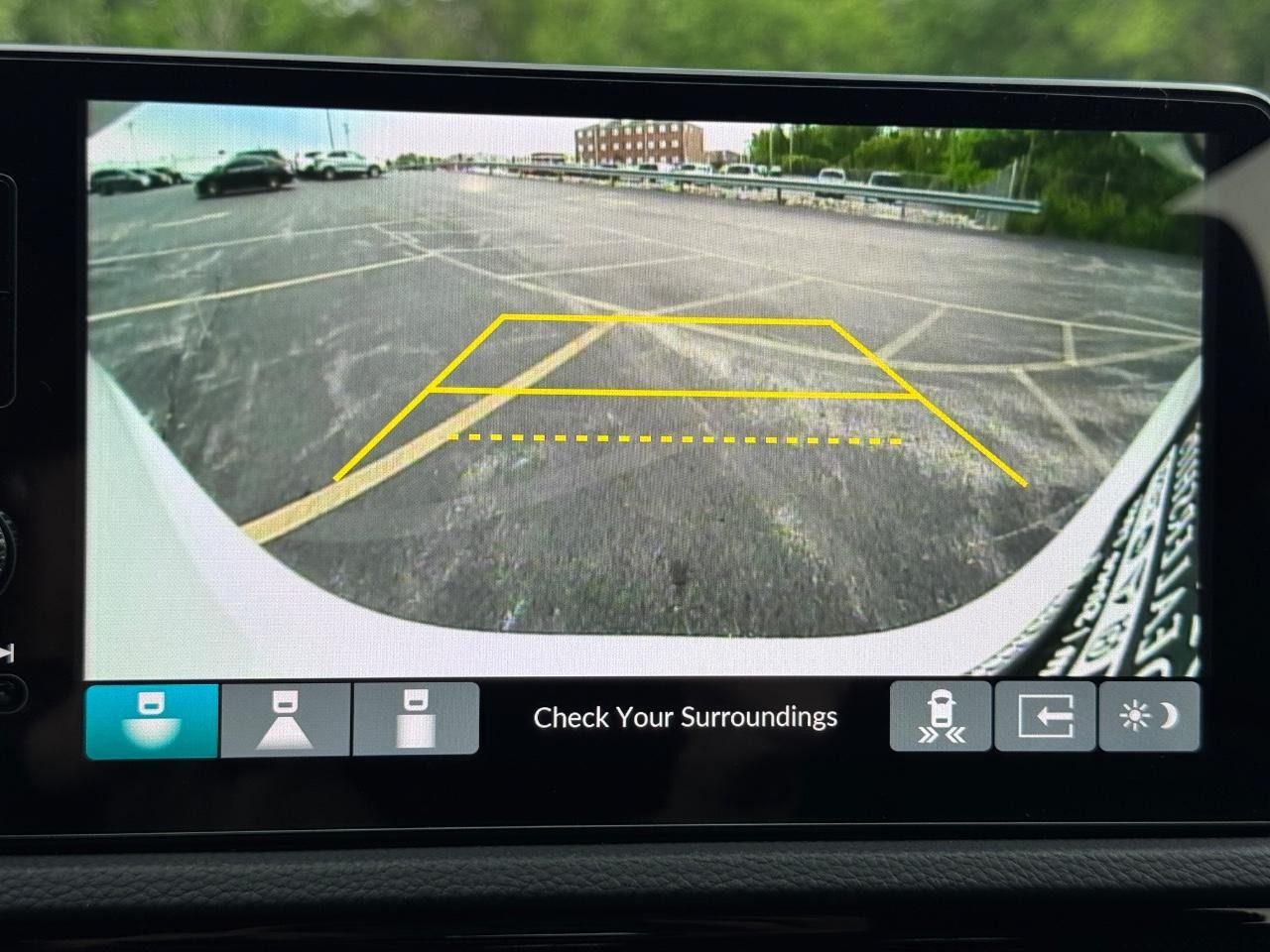 Honda CR-V Vehicle Full-screen Gallery Image 25