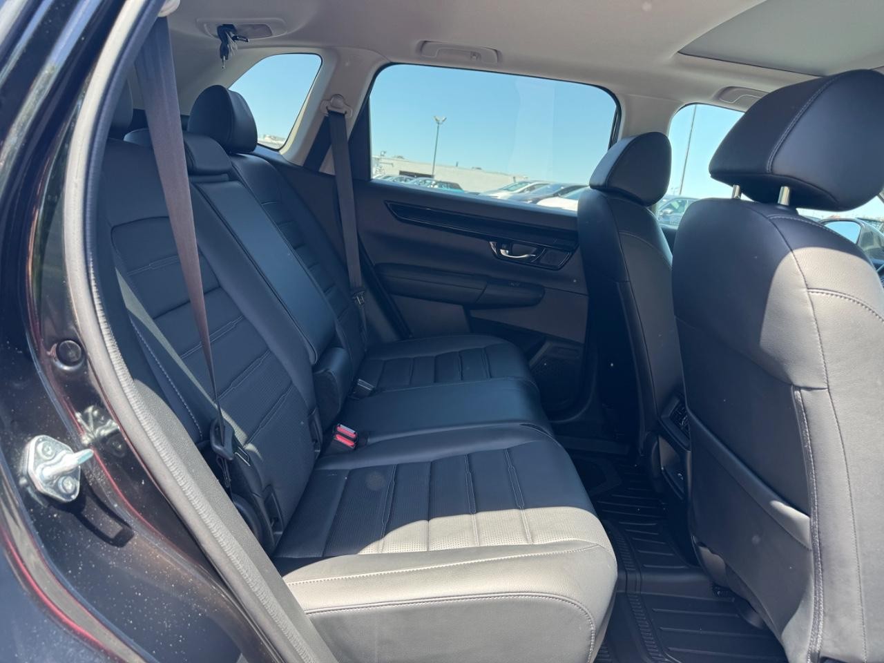 Honda CR-V Vehicle Full-screen Gallery Image 11