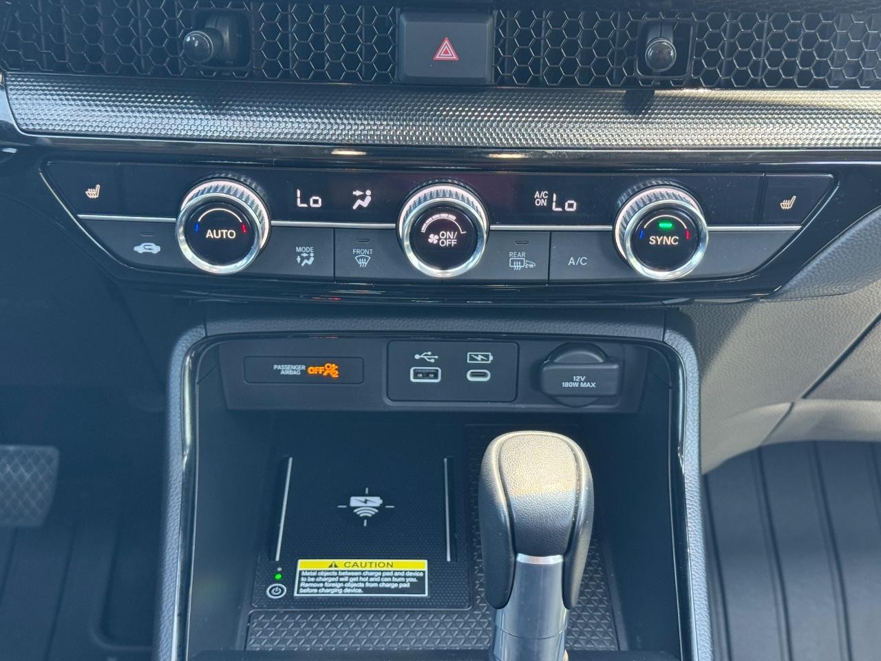 Honda CR-V Vehicle Full-screen Gallery Image 15