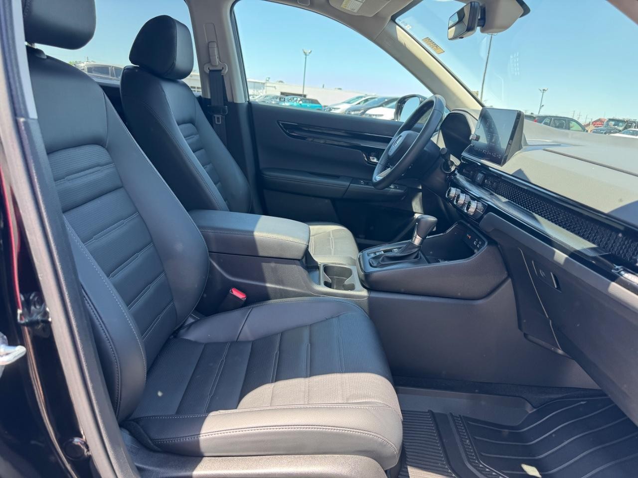 Honda CR-V Vehicle Full-screen Gallery Image 18