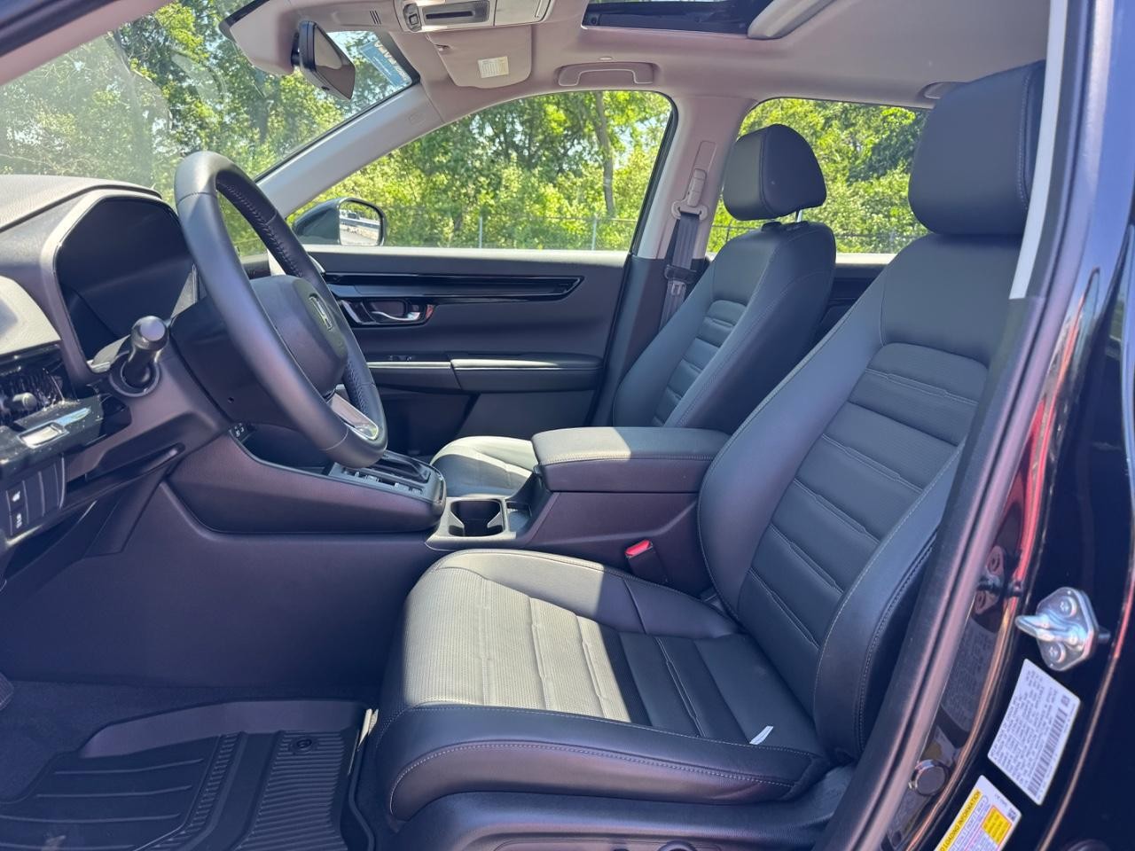 Honda CR-V Vehicle Full-screen Gallery Image 19