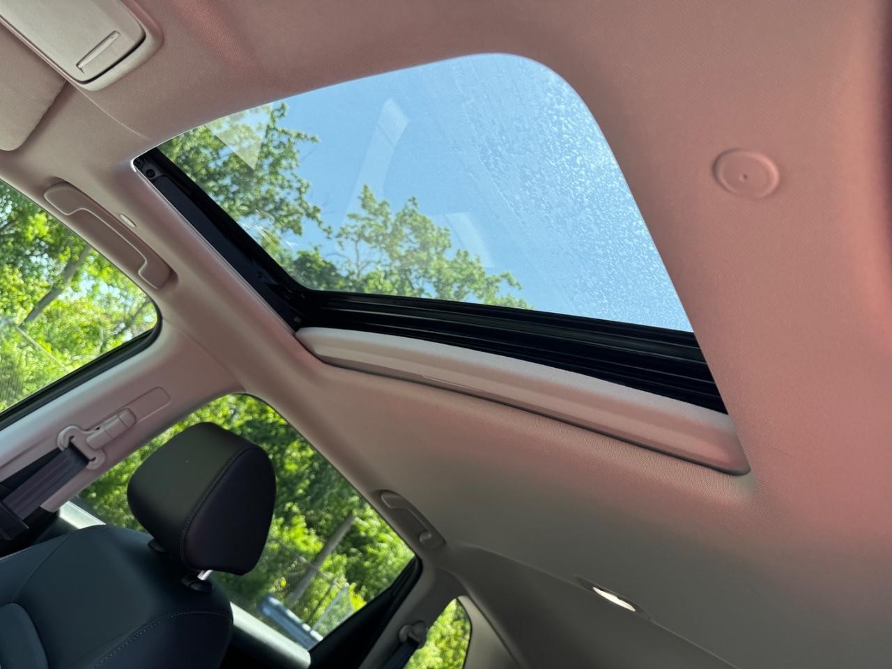 Honda CR-V Vehicle Full-screen Gallery Image 20