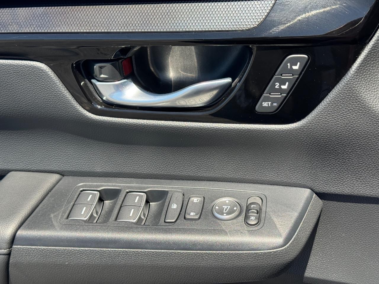 Honda CR-V Vehicle Full-screen Gallery Image 26
