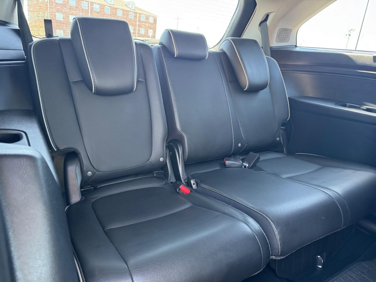 Honda Odyssey Vehicle Full-screen Gallery Image 12