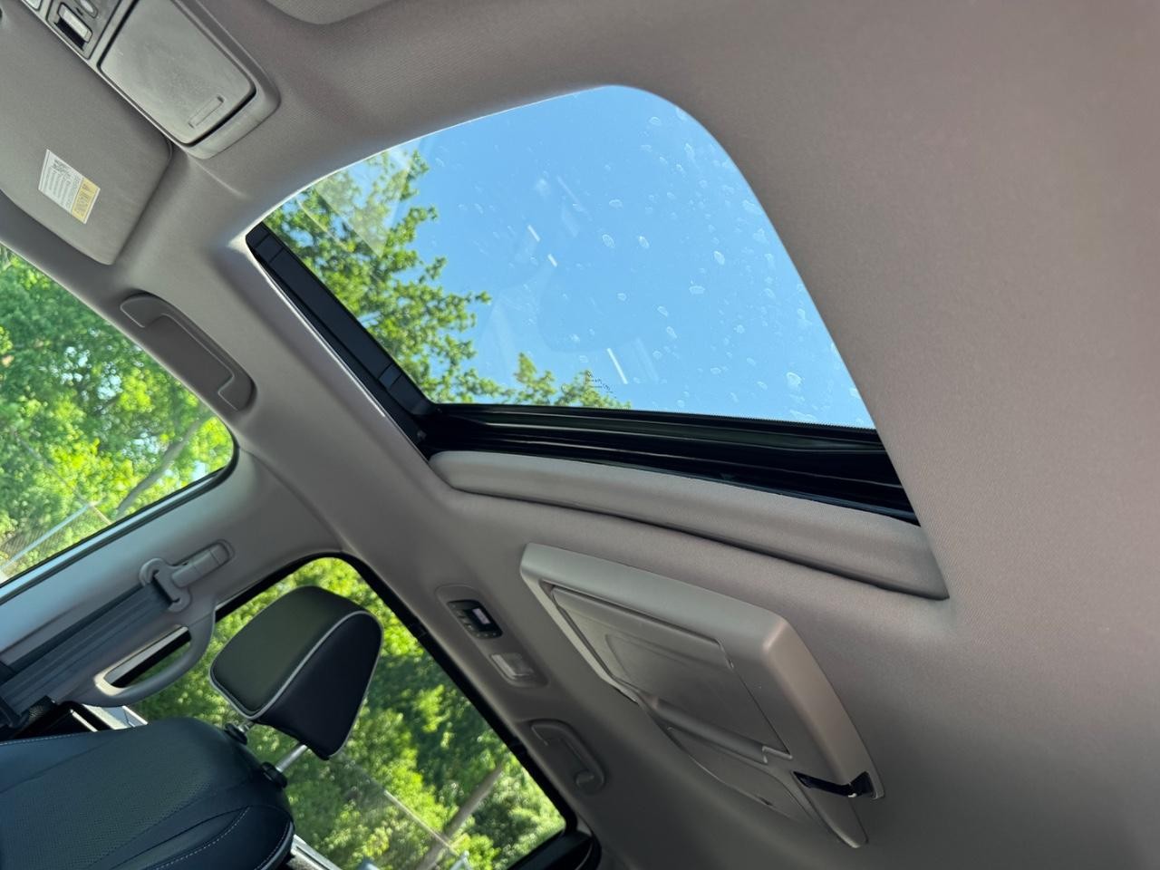 Honda Odyssey Vehicle Full-screen Gallery Image 21