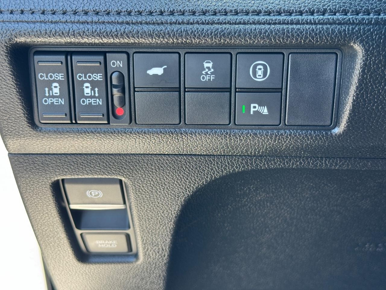Honda Odyssey Vehicle Full-screen Gallery Image 25