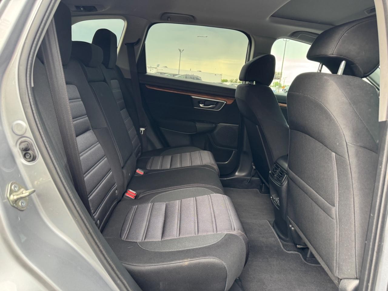 Honda CR-V Vehicle Full-screen Gallery Image 11