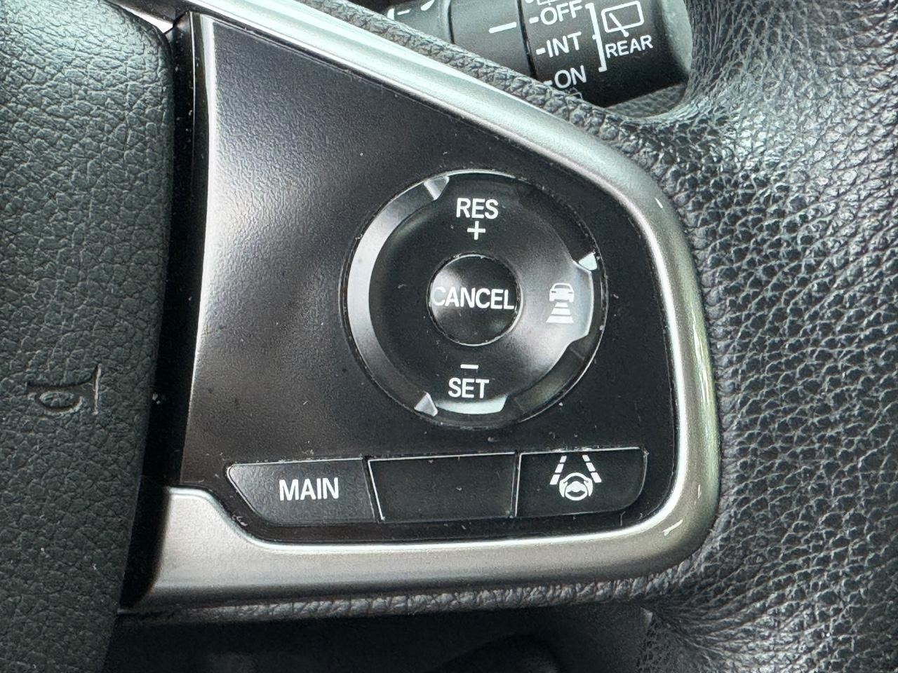 Honda CR-V Vehicle Full-screen Gallery Image 22