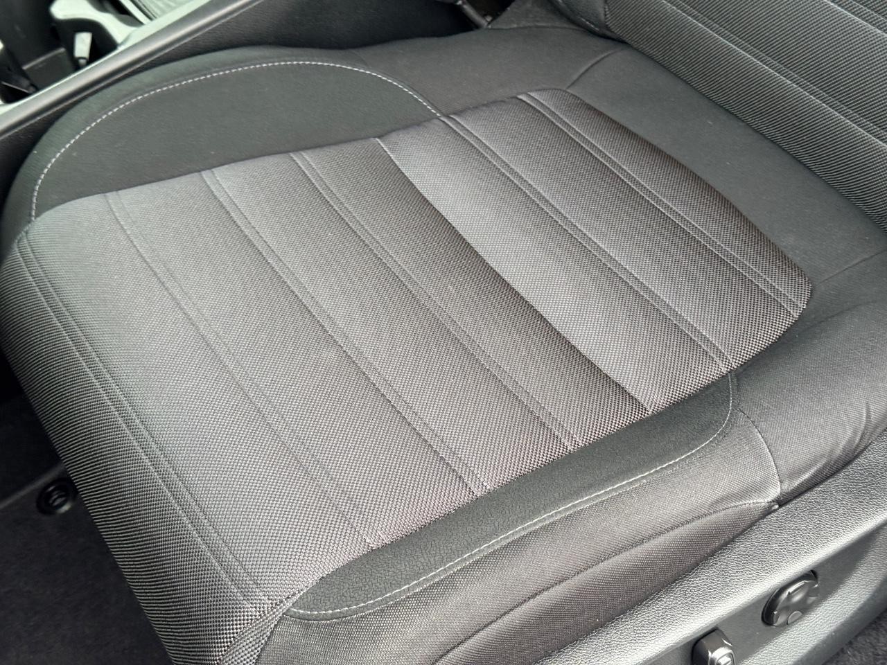 Honda CR-V Vehicle Full-screen Gallery Image 26