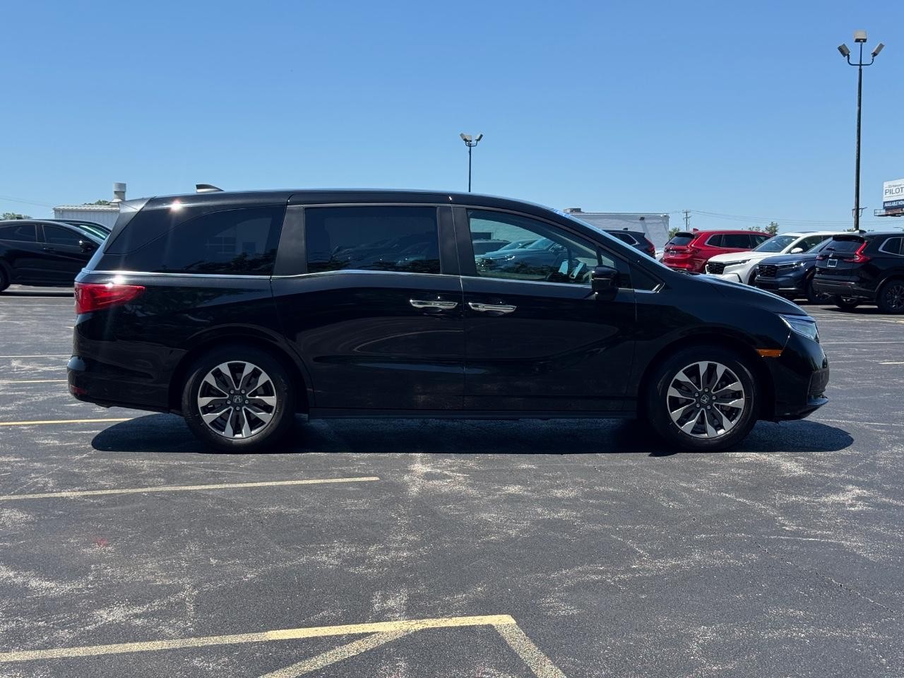 Honda Odyssey Vehicle Full-screen Gallery Image 03