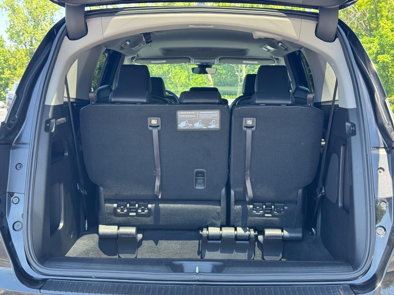 Honda Odyssey Vehicle Full-screen Gallery Image 05