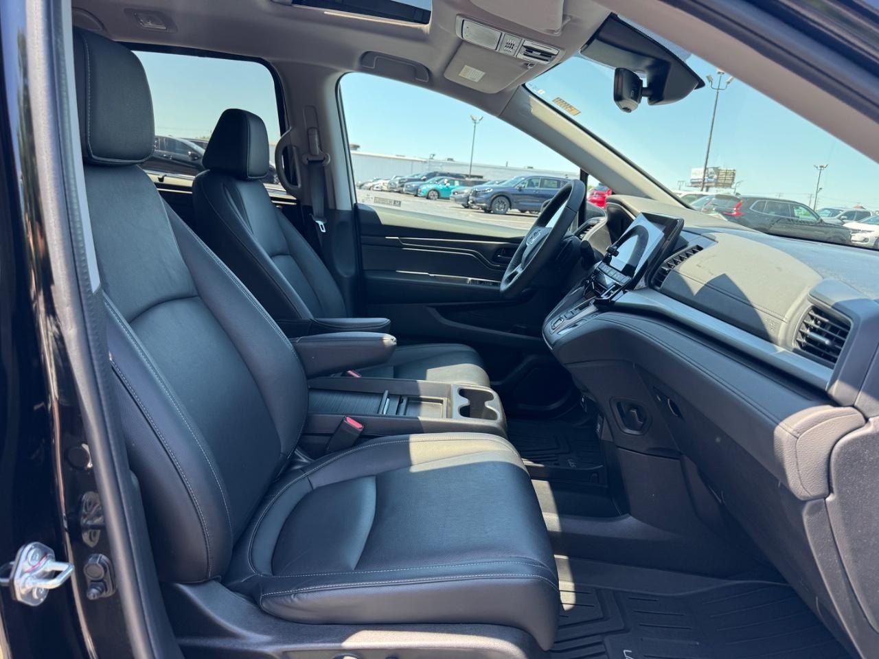 Honda Odyssey Vehicle Full-screen Gallery Image 17