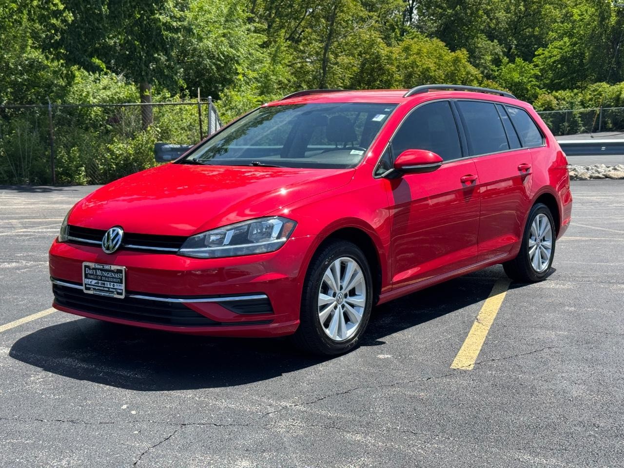 Volkswagen Golf SportWagen Vehicle Full-screen Gallery Image 08