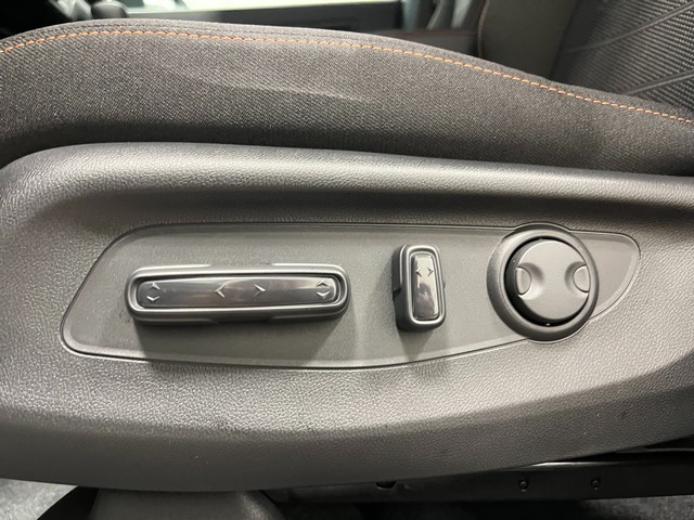 Honda CR-V Hybrid Vehicle Full-screen Gallery Image 15