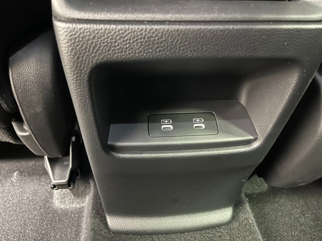Honda CR-V Hybrid Vehicle Full-screen Gallery Image 25