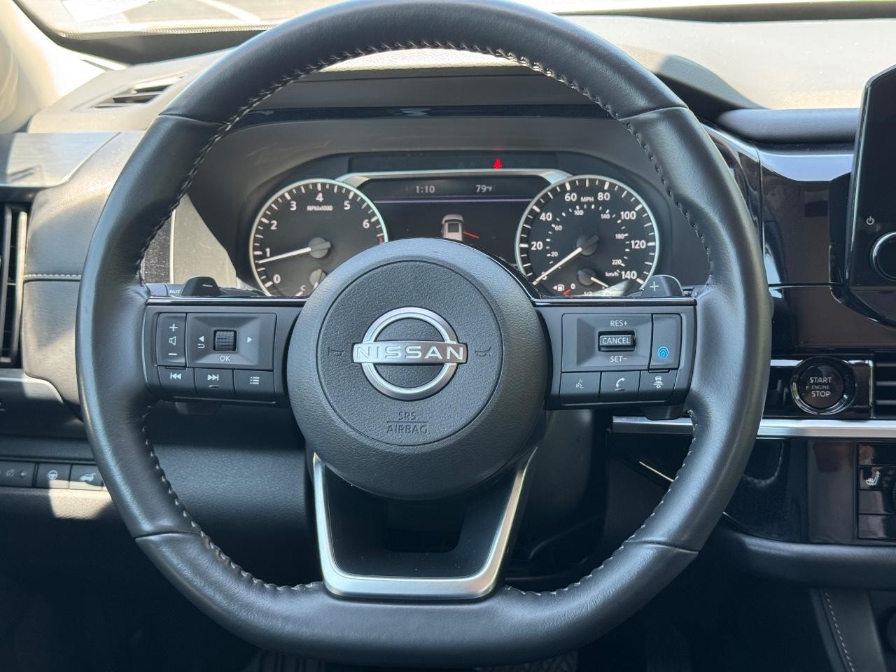 Nissan Pathfinder Vehicle Full-screen Gallery Image 14