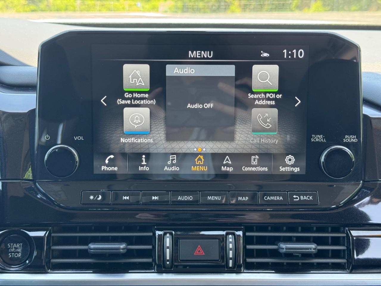 Nissan Pathfinder Vehicle Full-screen Gallery Image 15
