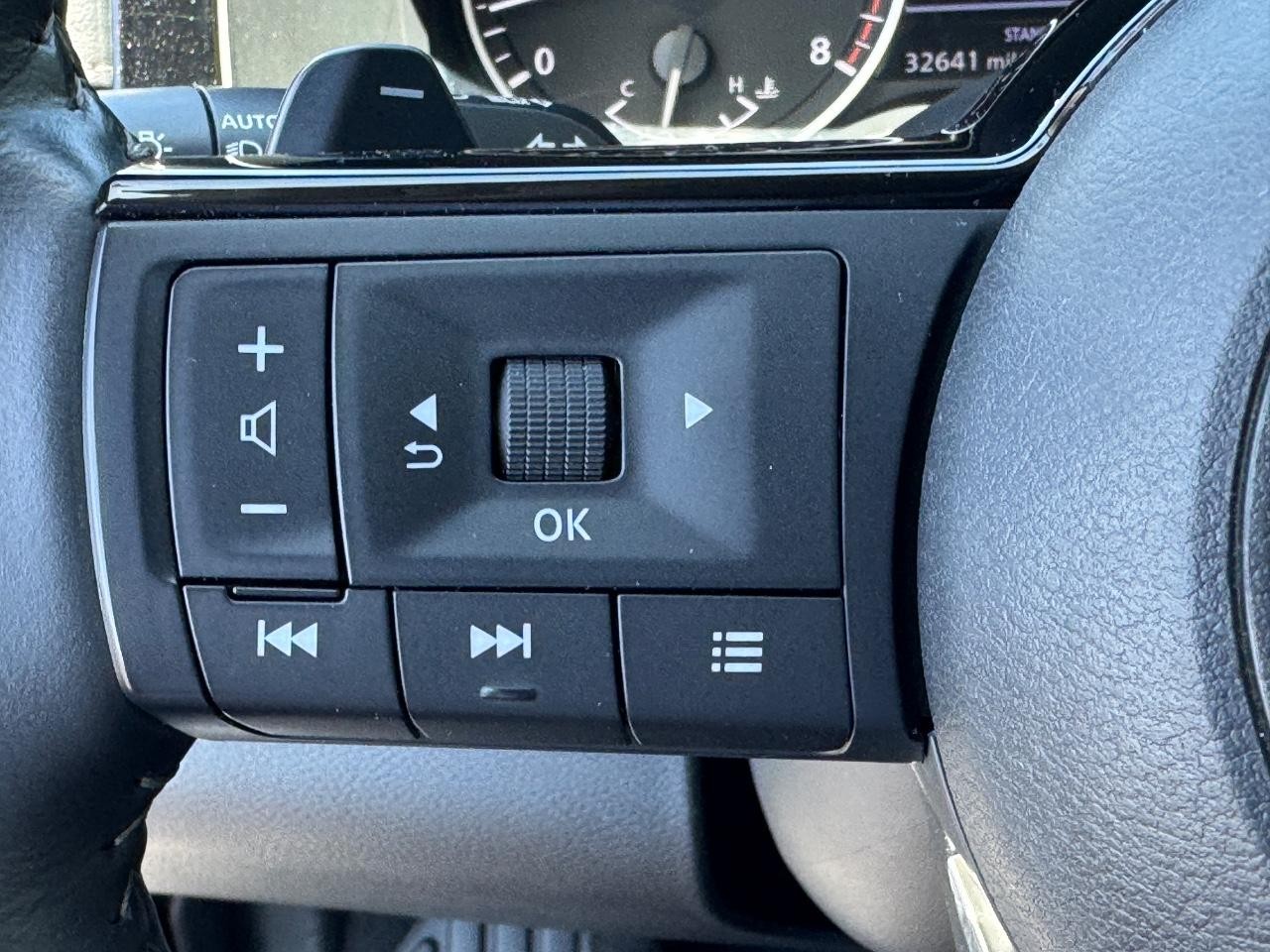 Nissan Pathfinder Vehicle Full-screen Gallery Image 22