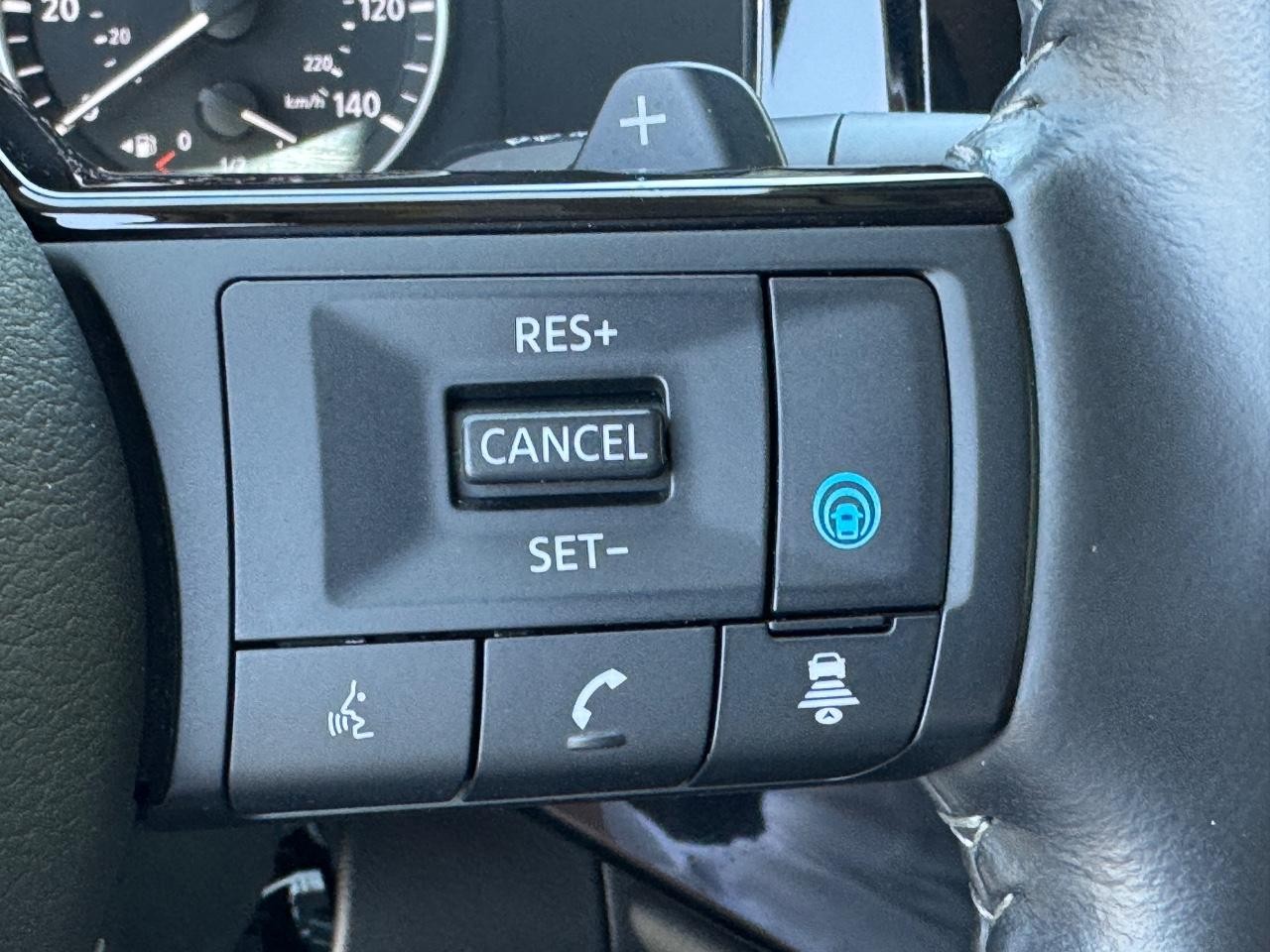 Nissan Pathfinder Vehicle Full-screen Gallery Image 23