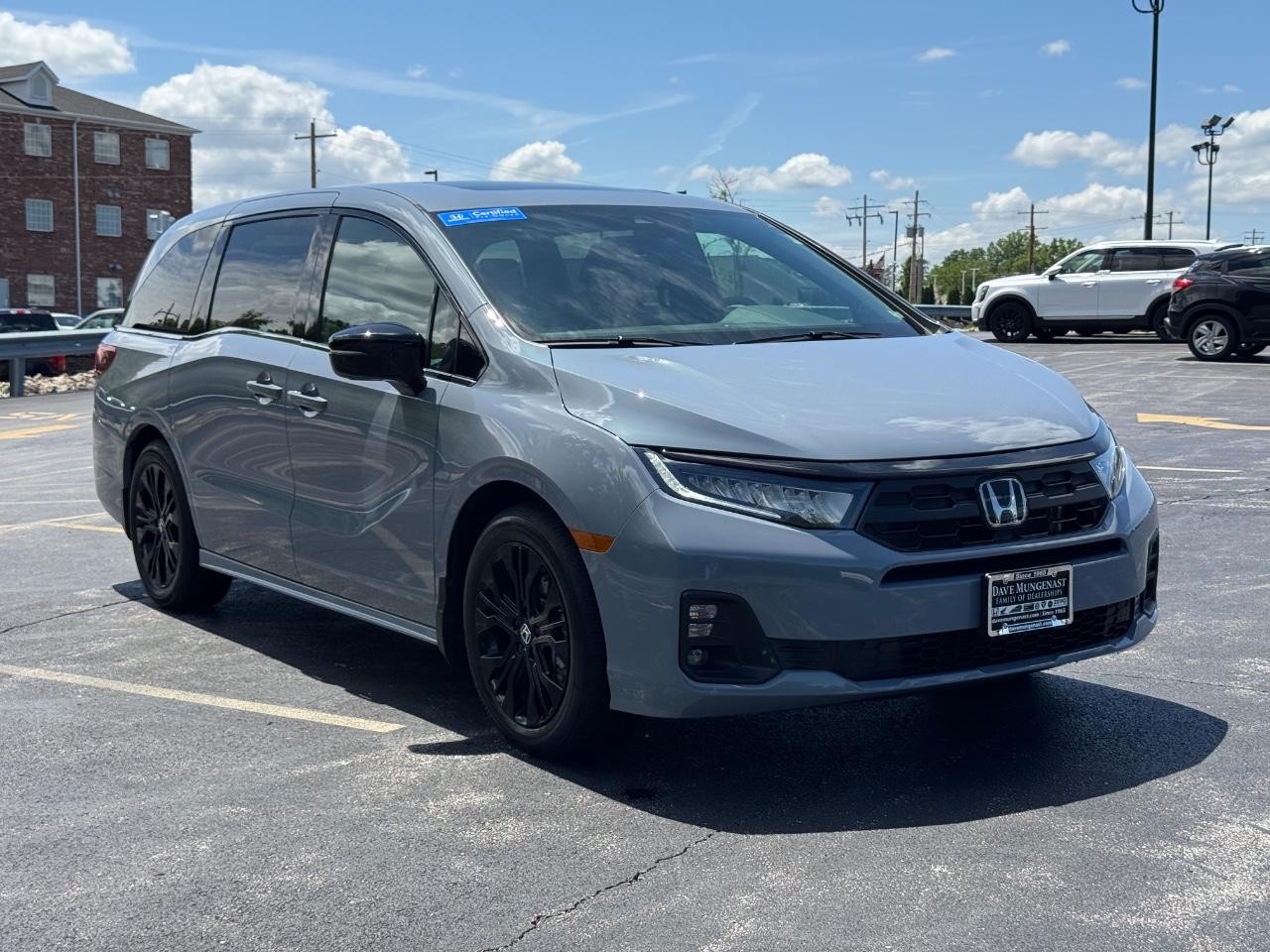 Honda Odyssey Vehicle Full-screen Gallery Image 02