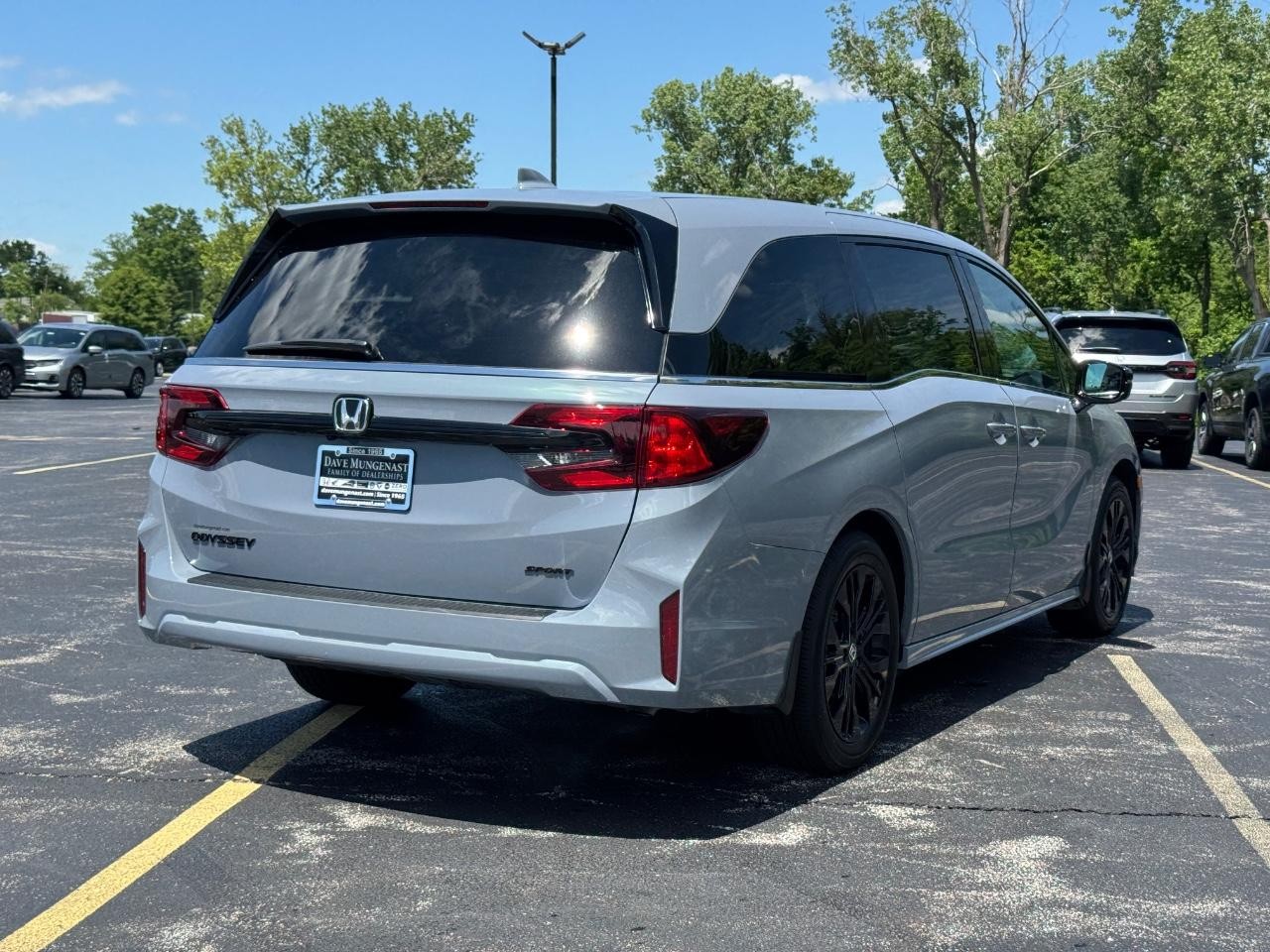 Honda Odyssey Vehicle Full-screen Gallery Image 04