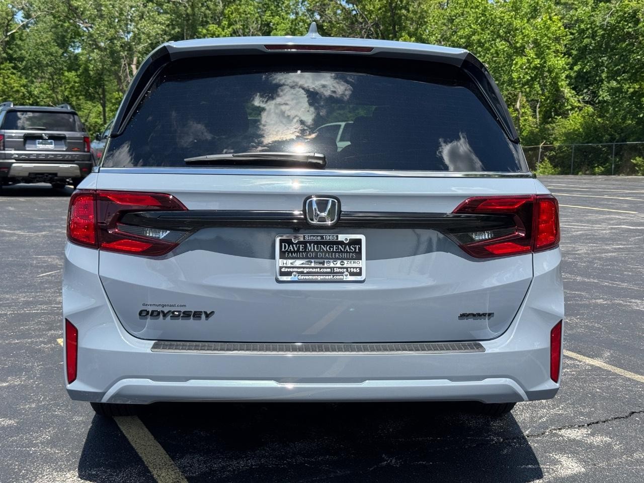 Honda Odyssey Vehicle Full-screen Gallery Image 06