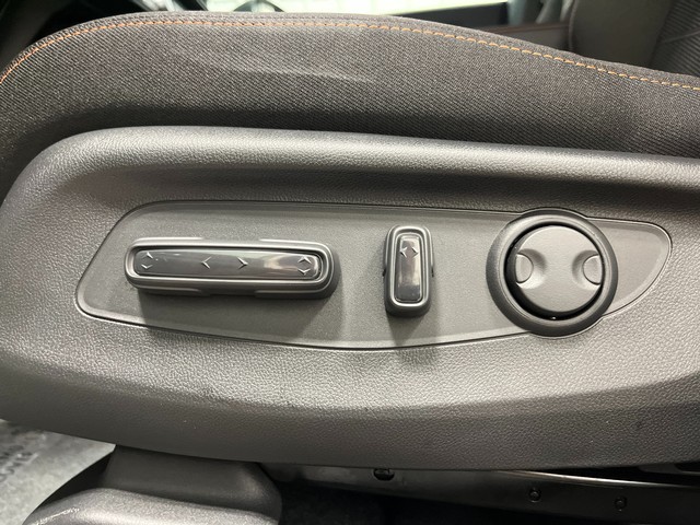 Honda CR-V Hybrid Vehicle Full-screen Gallery Image 15