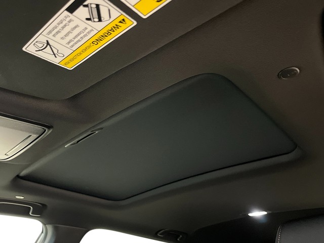 Honda CR-V Hybrid Vehicle Full-screen Gallery Image 17