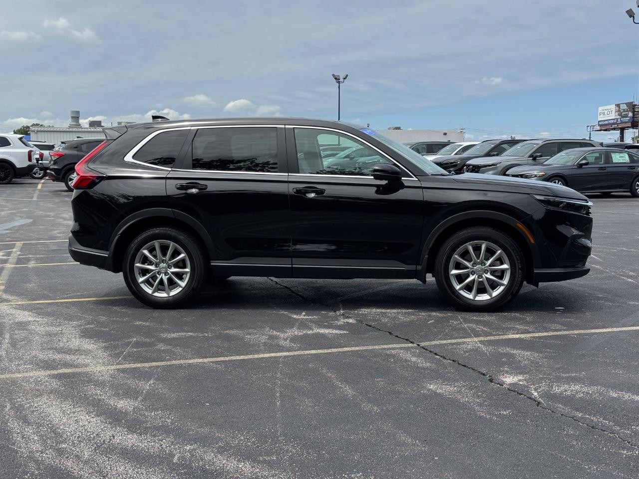 Honda CR-V Vehicle Full-screen Gallery Image 03