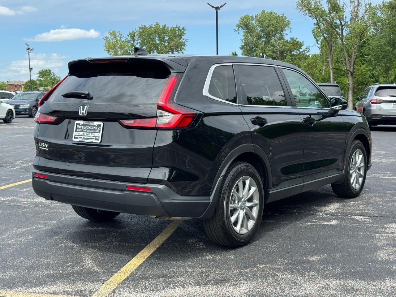 Honda CR-V Vehicle Full-screen Gallery Image 04