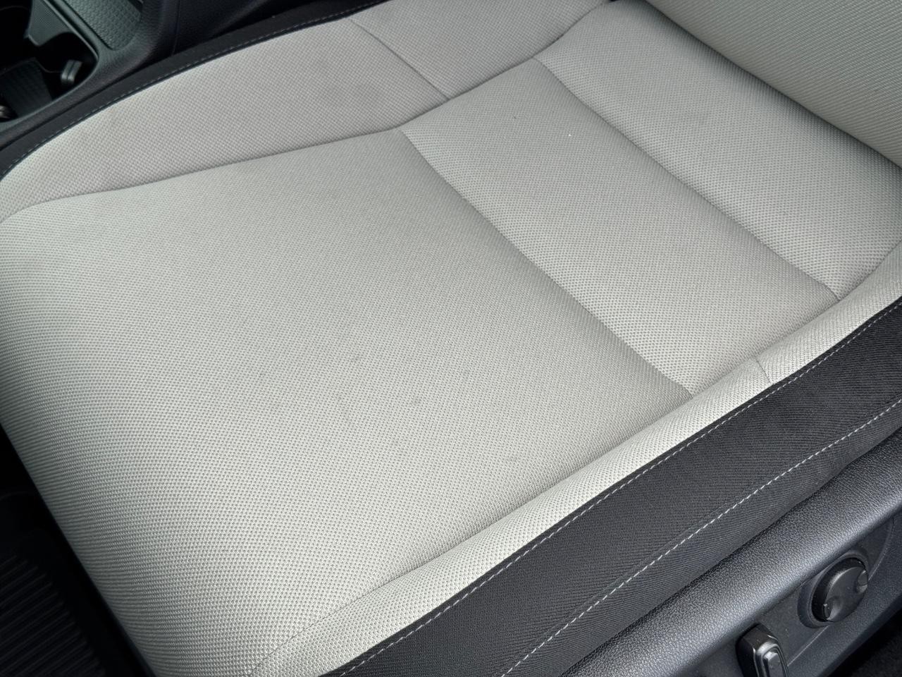 Honda CR-V Vehicle Full-screen Gallery Image 26