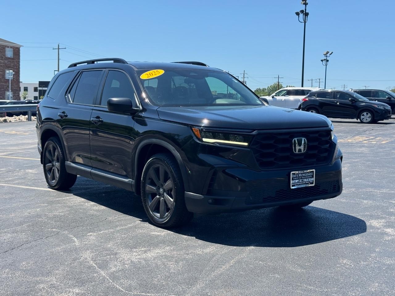 Honda Pilot Vehicle Full-screen Gallery Image 02