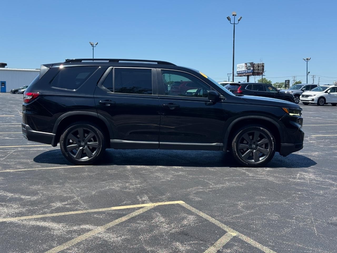 Honda Pilot Vehicle Full-screen Gallery Image 03