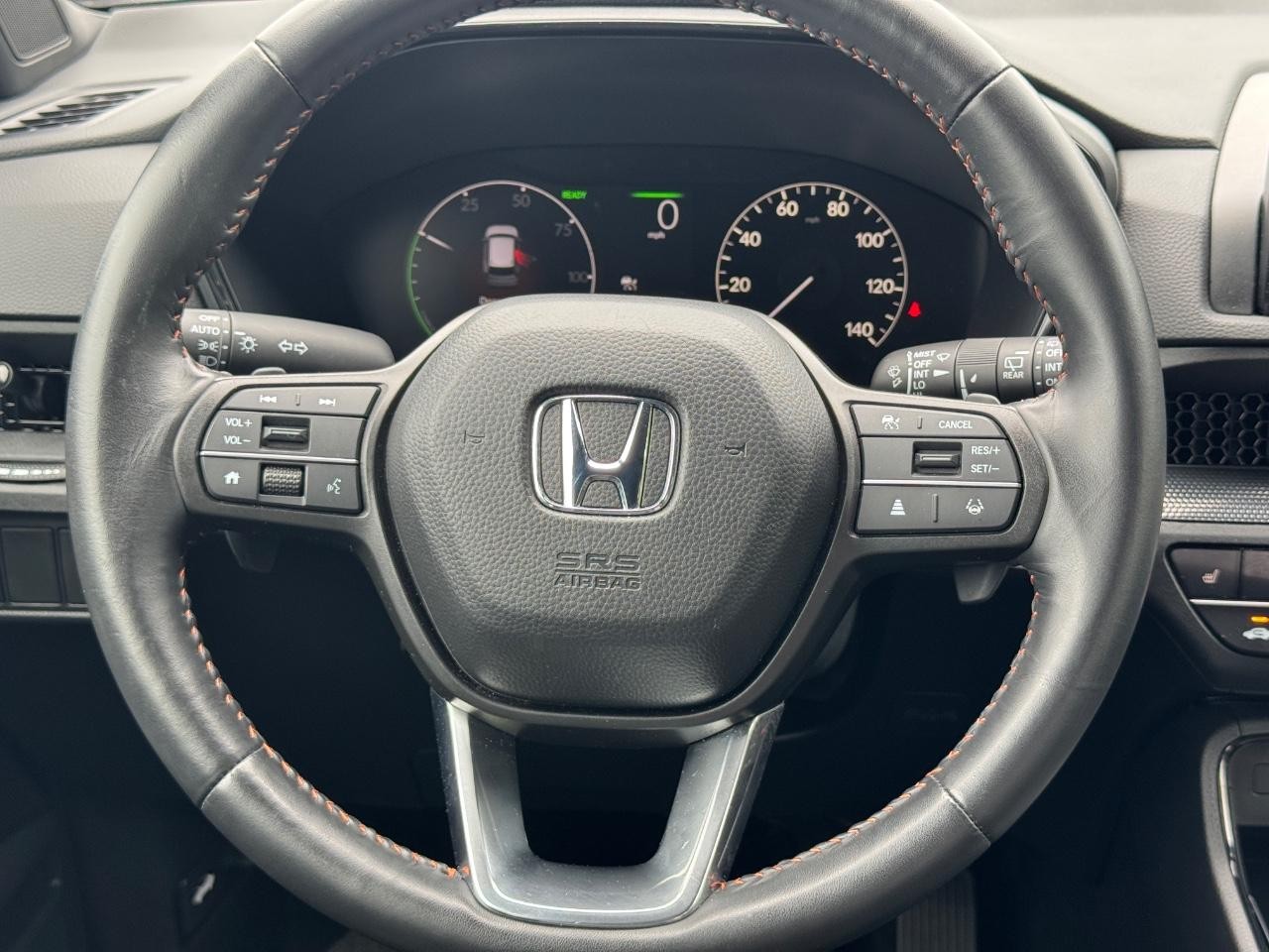 Honda CR-V Hybrid Vehicle Full-screen Gallery Image 13