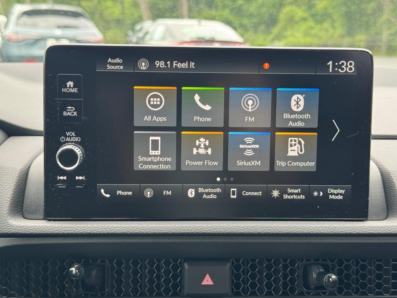 Honda CR-V Hybrid Vehicle Full-screen Gallery Image 14