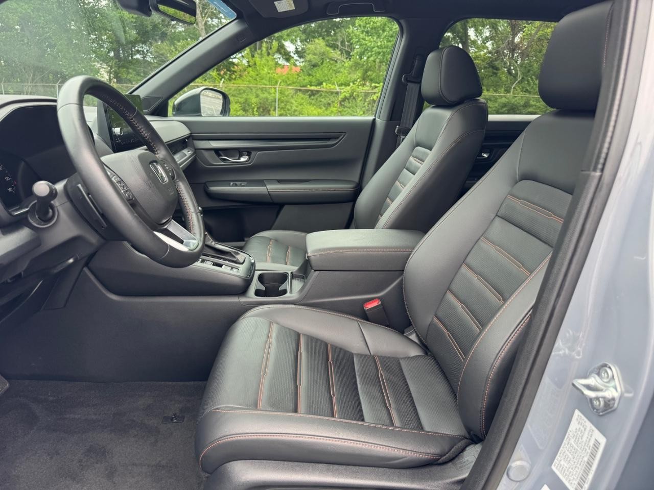 Honda CR-V Hybrid Vehicle Full-screen Gallery Image 19