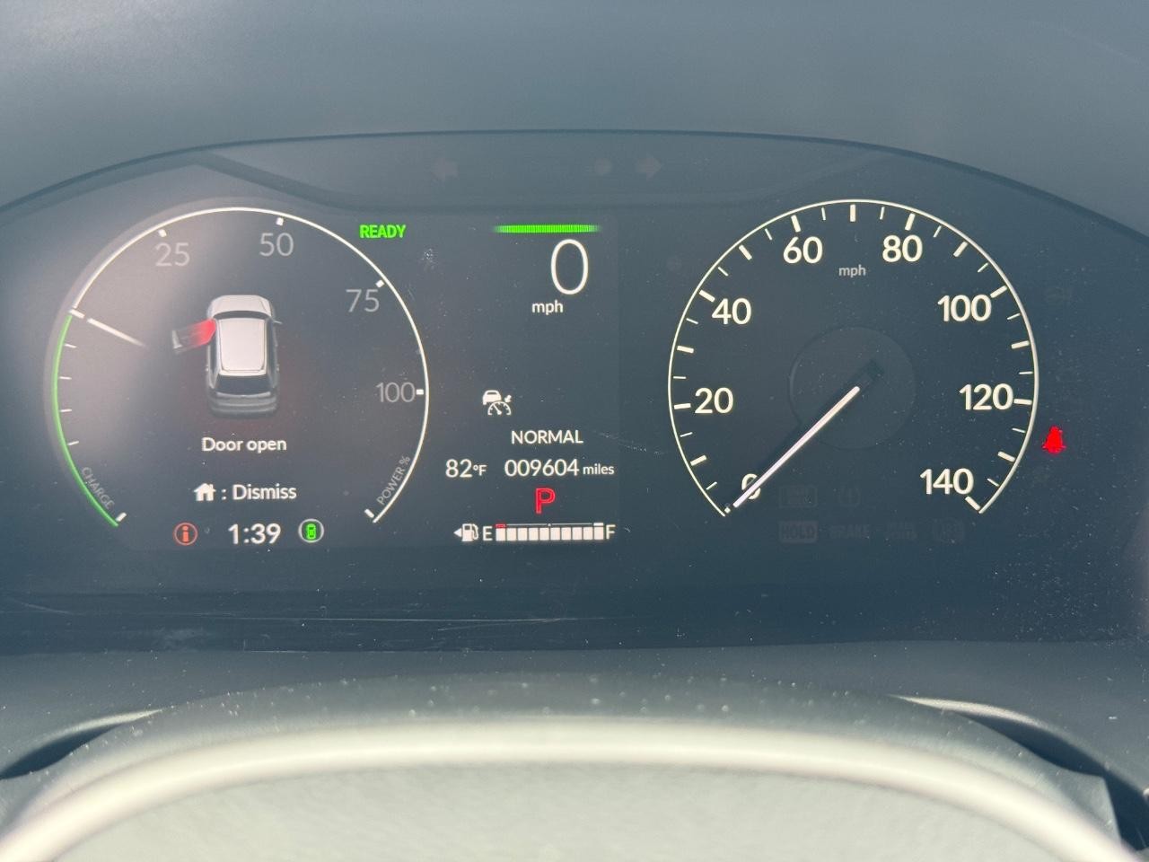 Honda CR-V Hybrid Vehicle Full-screen Gallery Image 21