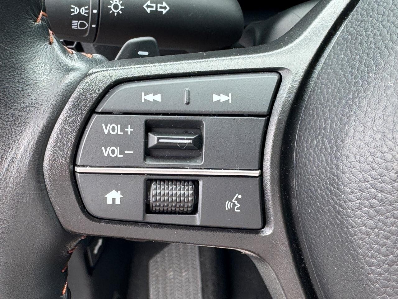 Honda CR-V Hybrid Vehicle Full-screen Gallery Image 22