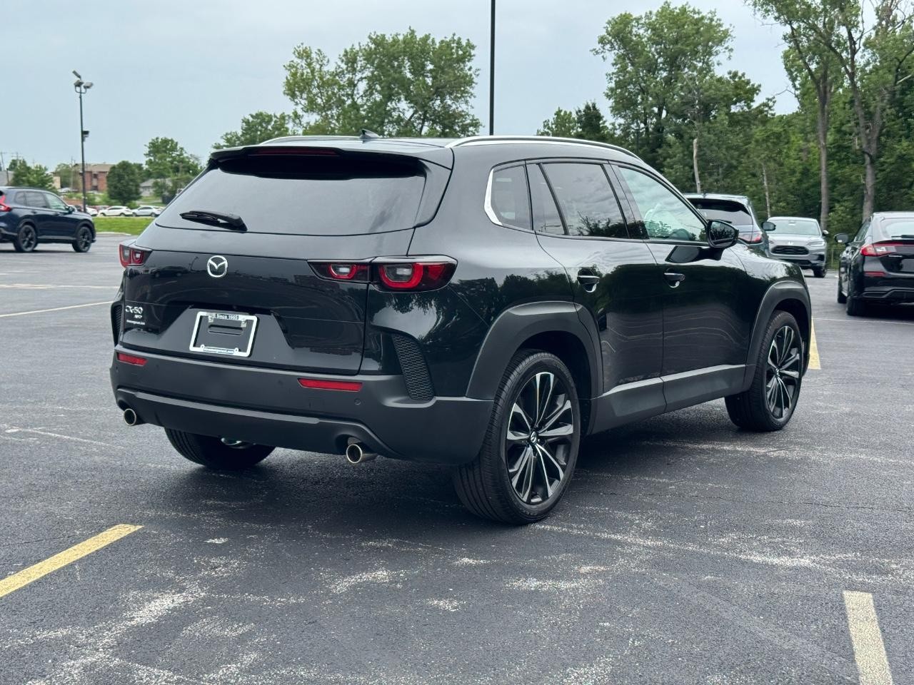 Mazda CX-50 Vehicle Full-screen Gallery Image 04