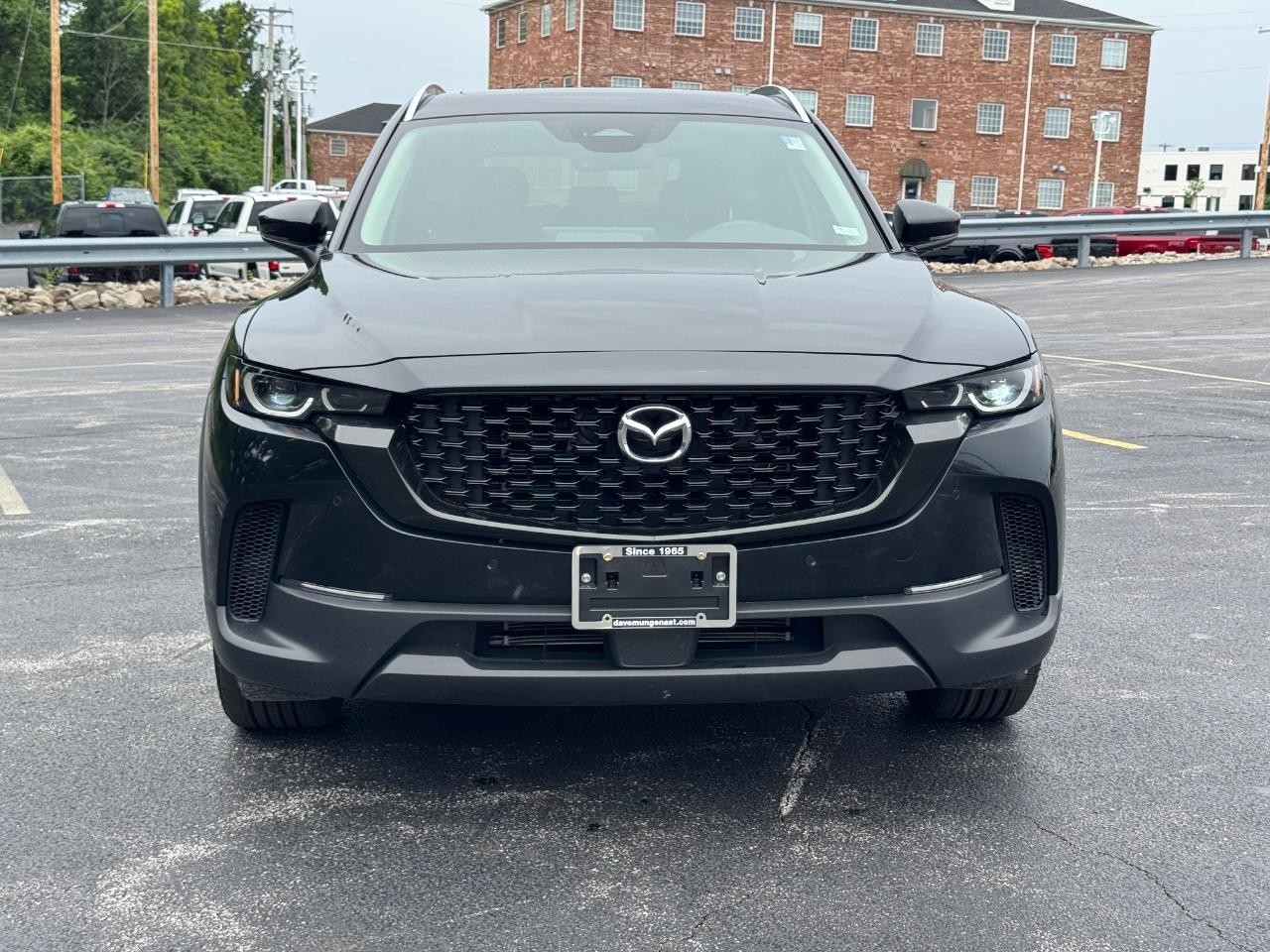 Mazda CX-50 Vehicle Full-screen Gallery Image 10
