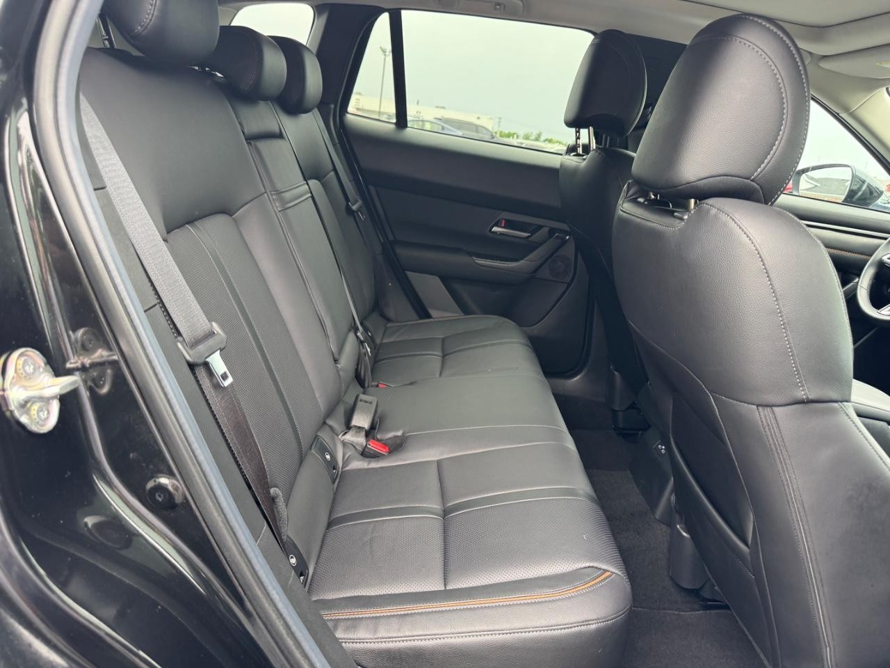 Mazda CX-50 Vehicle Full-screen Gallery Image 11