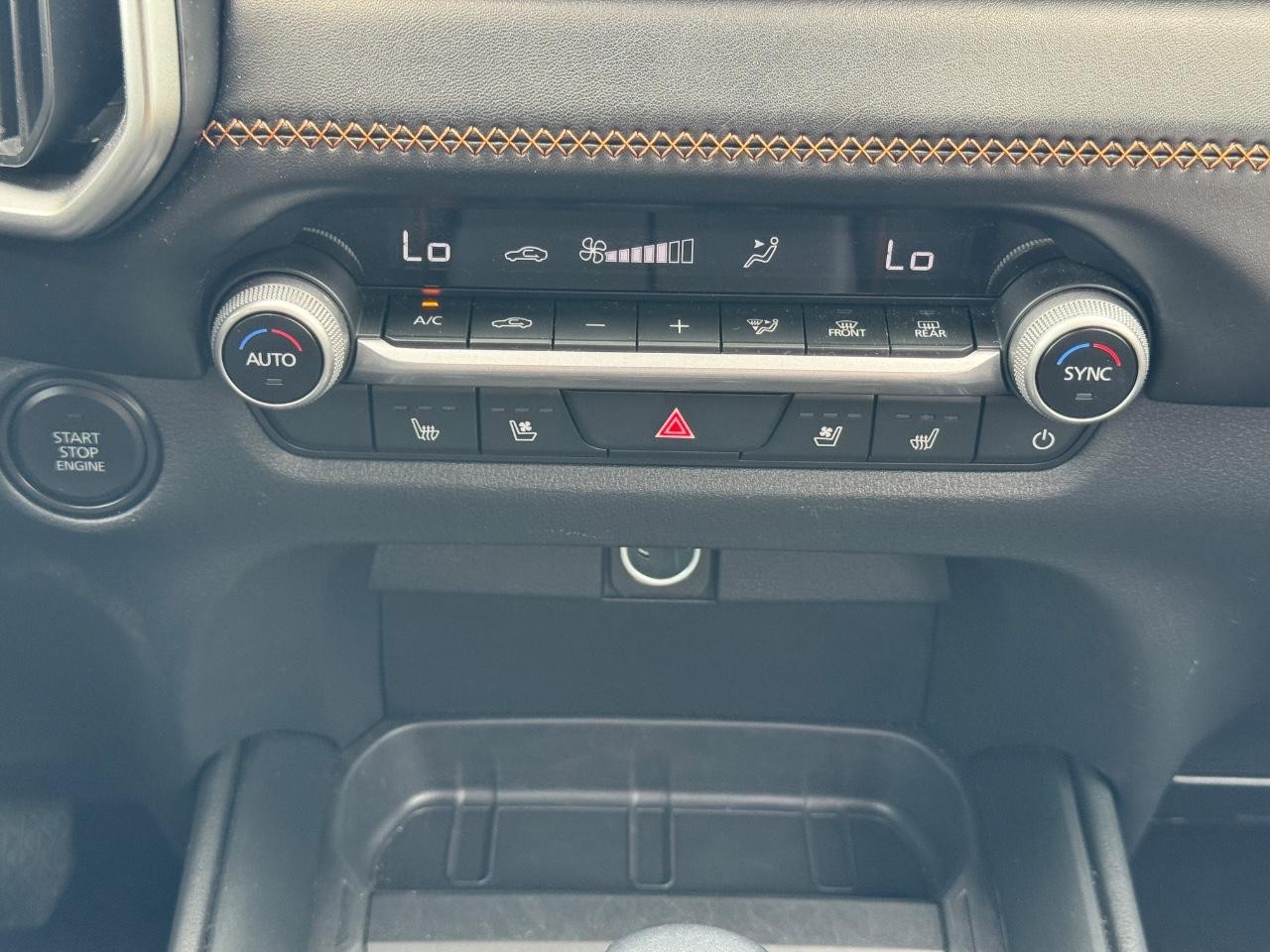 Mazda CX-50 Vehicle Full-screen Gallery Image 15