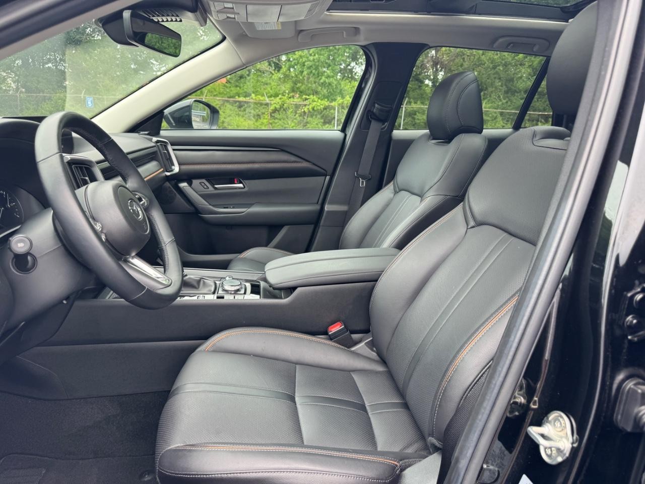 Mazda CX-50 Vehicle Full-screen Gallery Image 19
