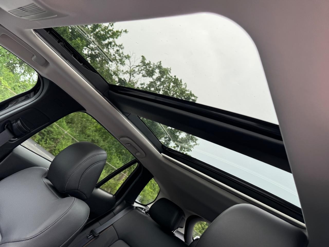 Mazda CX-50 Vehicle Full-screen Gallery Image 20