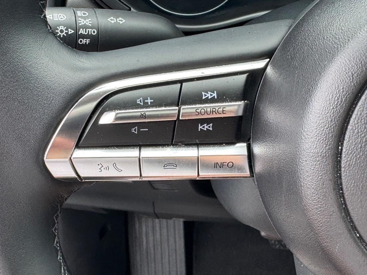 Mazda CX-50 Vehicle Full-screen Gallery Image 22