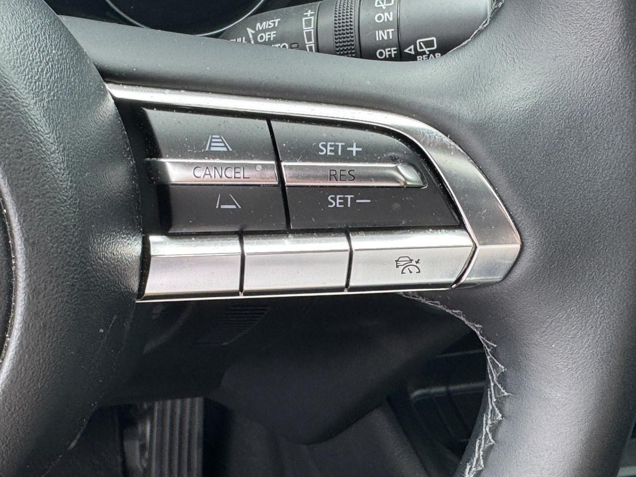 Mazda CX-50 Vehicle Full-screen Gallery Image 23